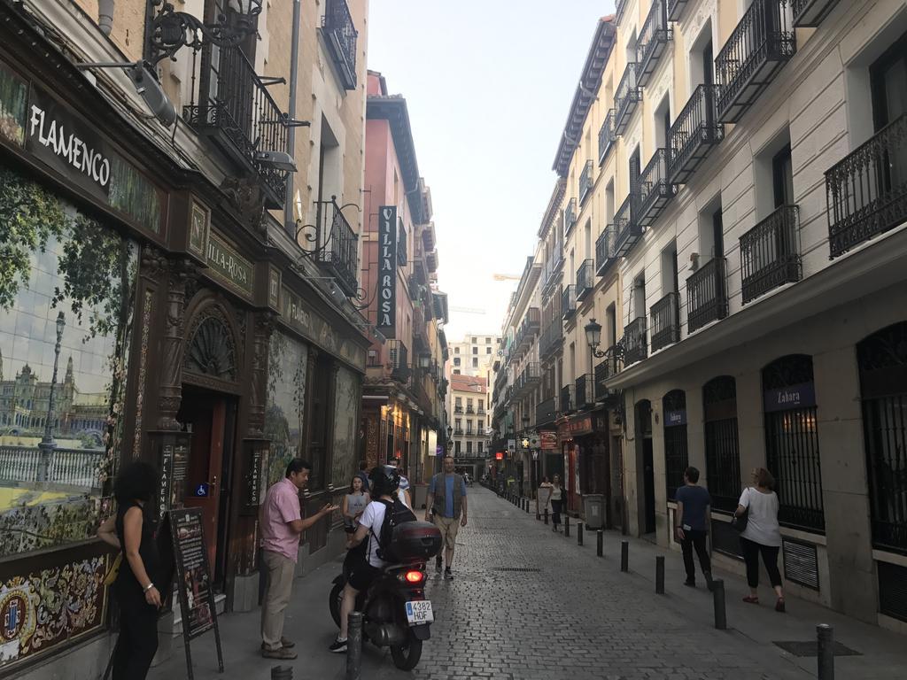 El Botones - Huertas Madrid Exterior photo