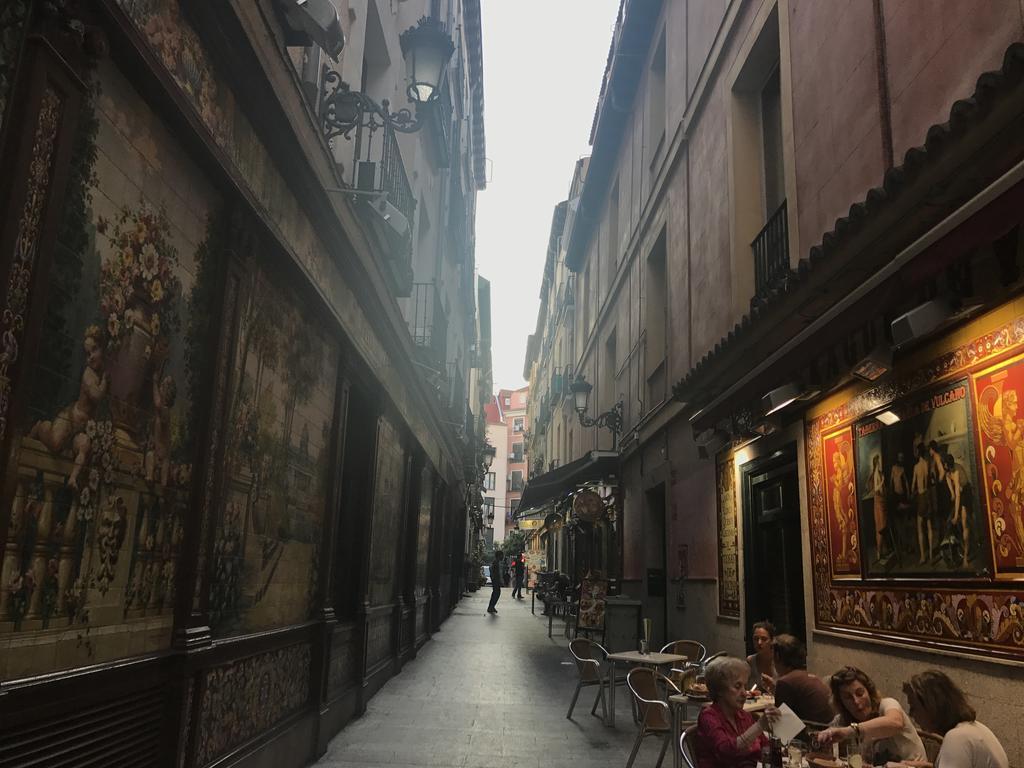 El Botones - Huertas Madrid Exterior photo